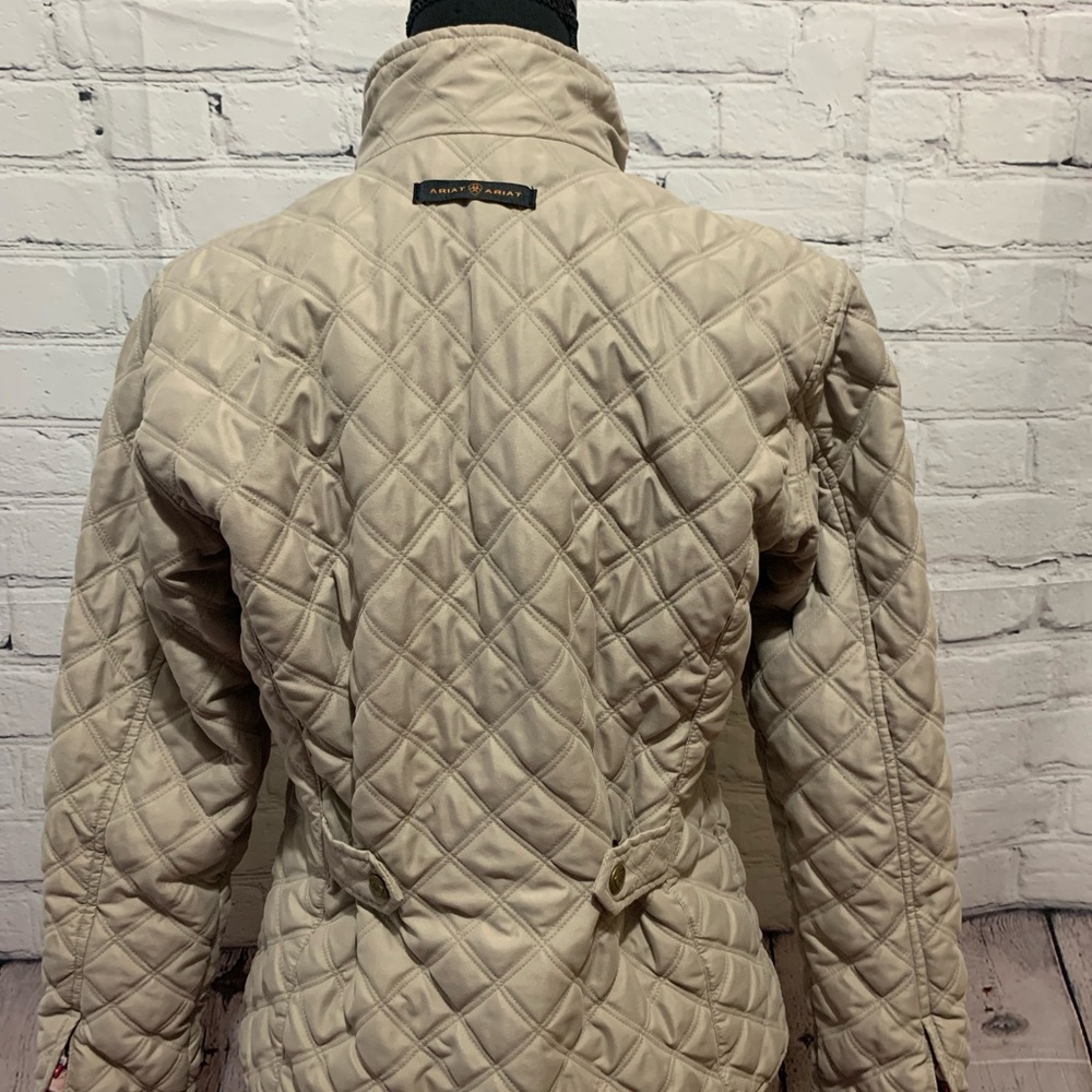 SOLD!✅ ARIAT Women’s Quilted Beige Zip Up Jacket Size Small - Picture 4 of 12